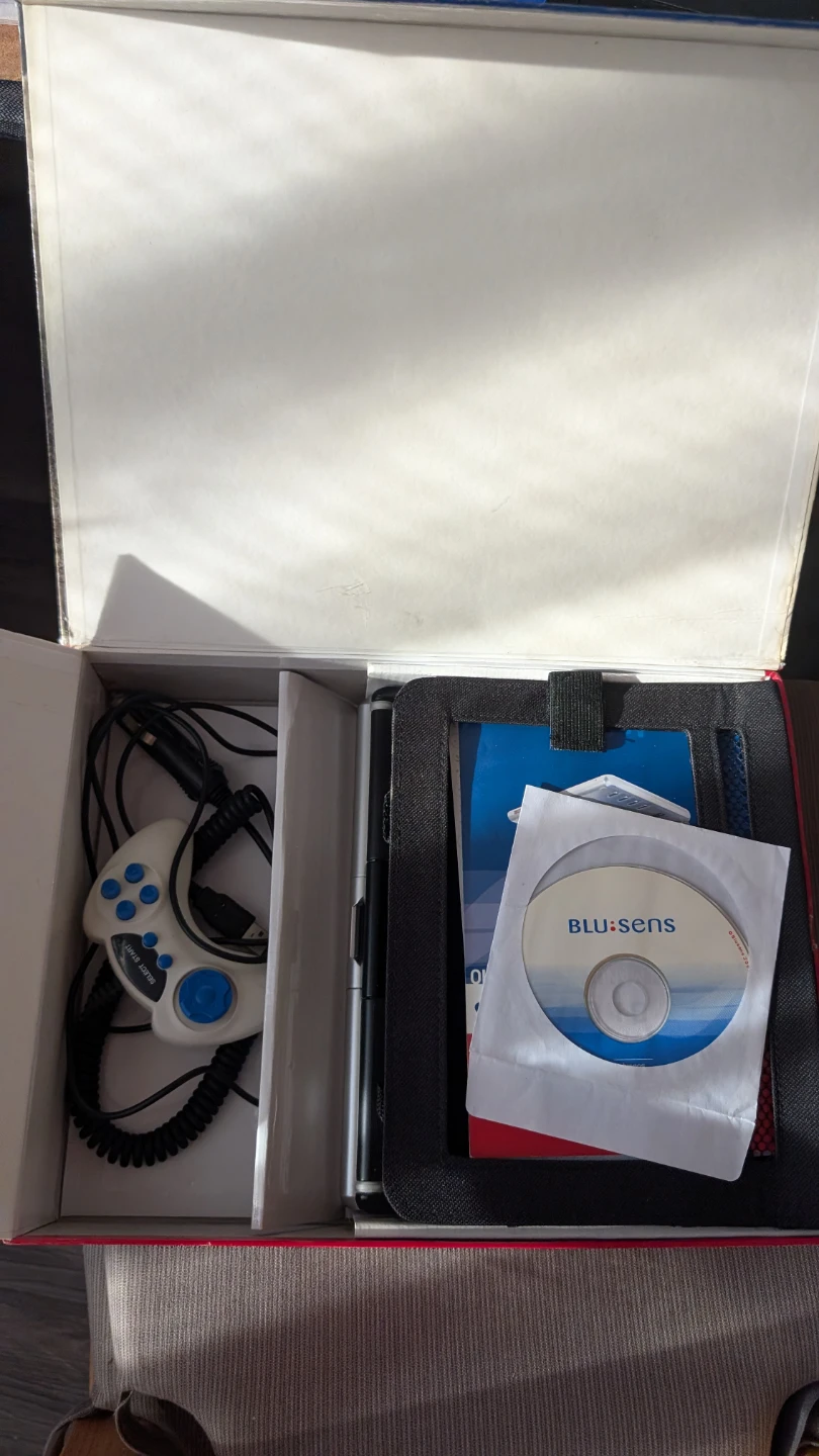 Blu:sens P56 Portable DVD Player with Accessories - photo 4