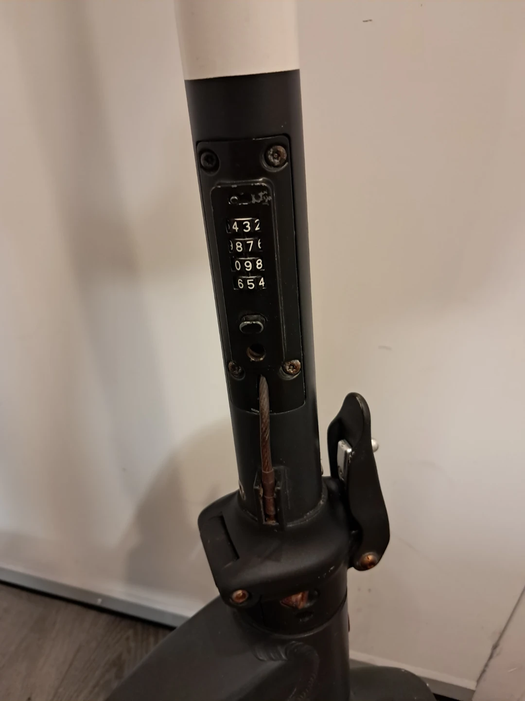 GOTRAX Electric Scooter (smaller) - photo 3
