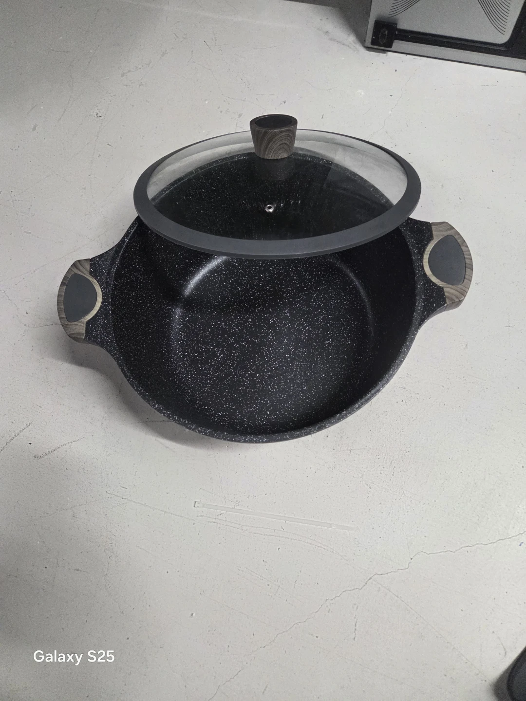 Black Speckled Pot with Glass Lid - photo 4