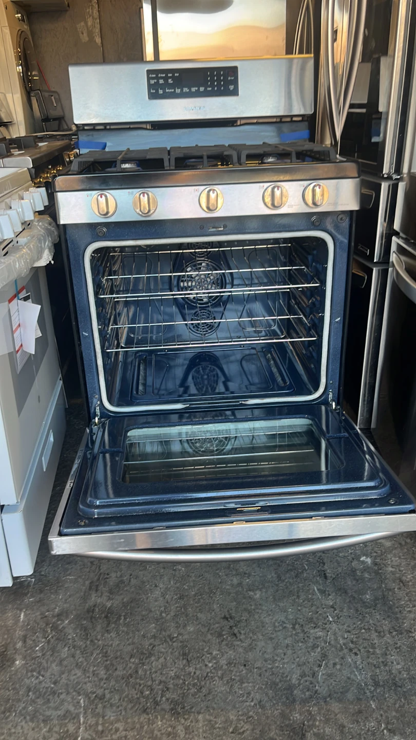 Samsung Gas Range - photo 5