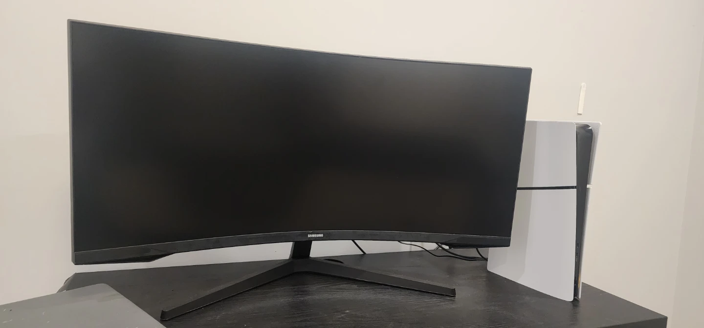 Samsung Odyssey G5 34" WQHD 165Hz 1ms GTG Curved Gaming Monitor
