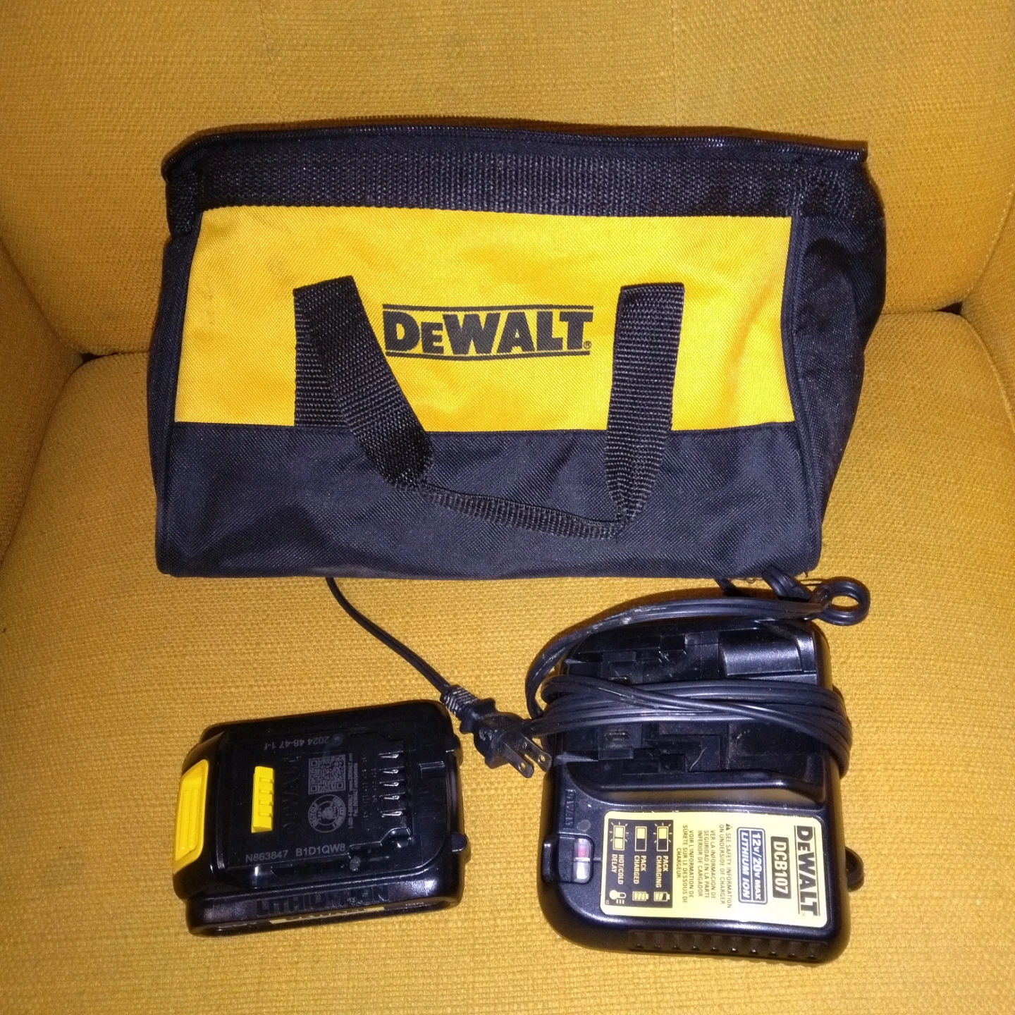 DeWalt 20 volt new battery charger and bag