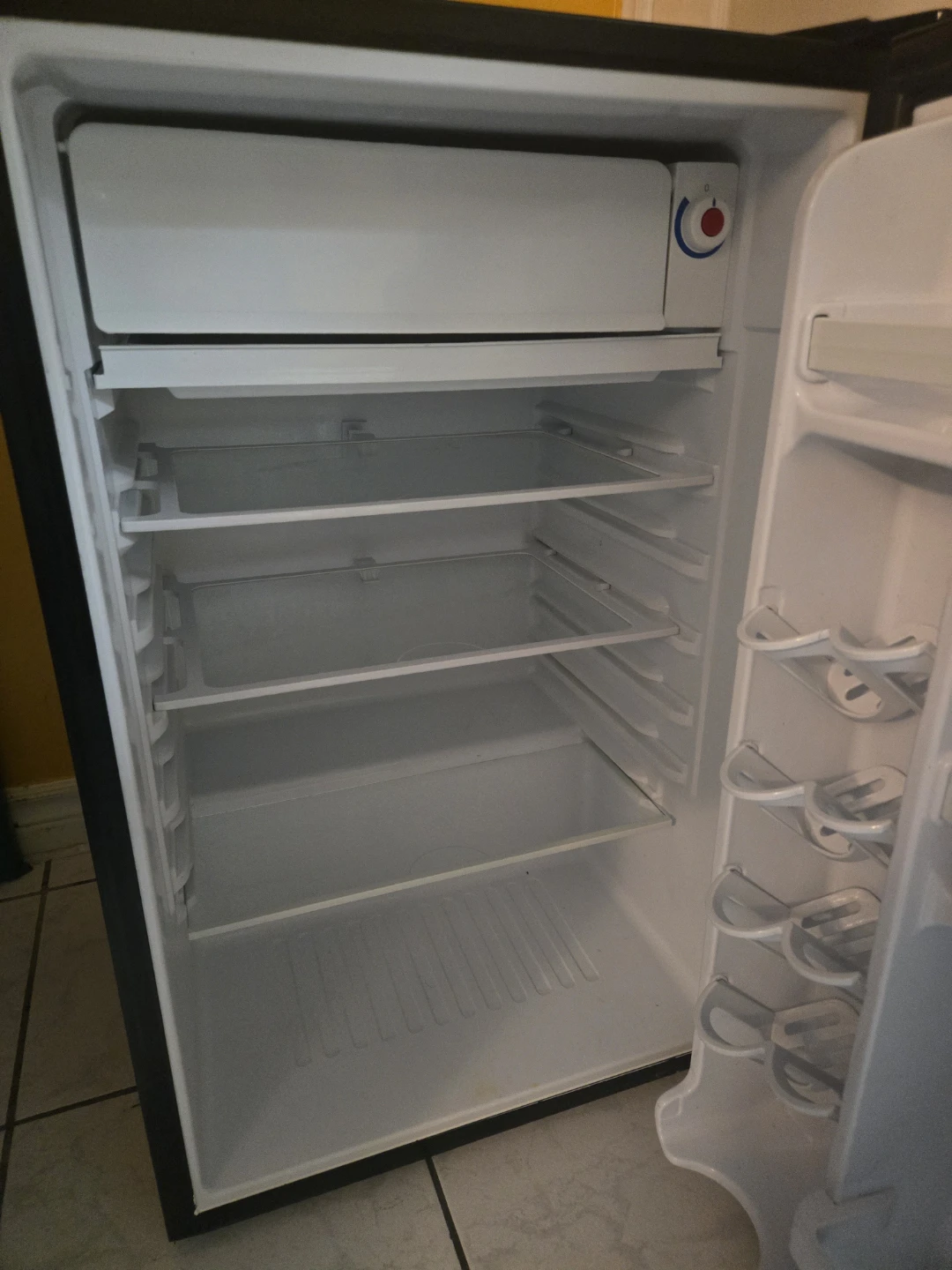 Danby Mini Fridge - photo 2