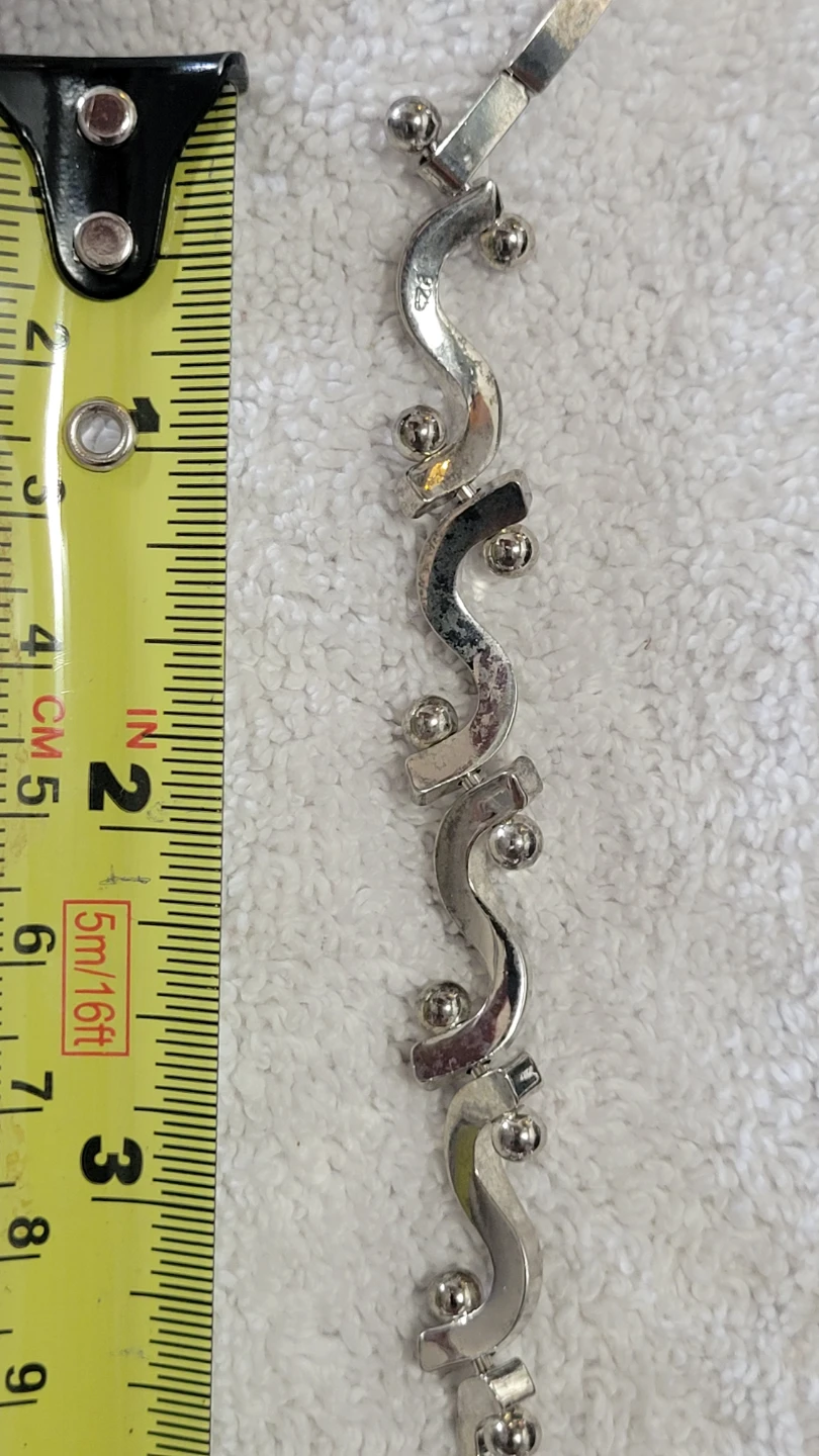 8" Ladies Sterling Silver Bracelet (24.4grams)