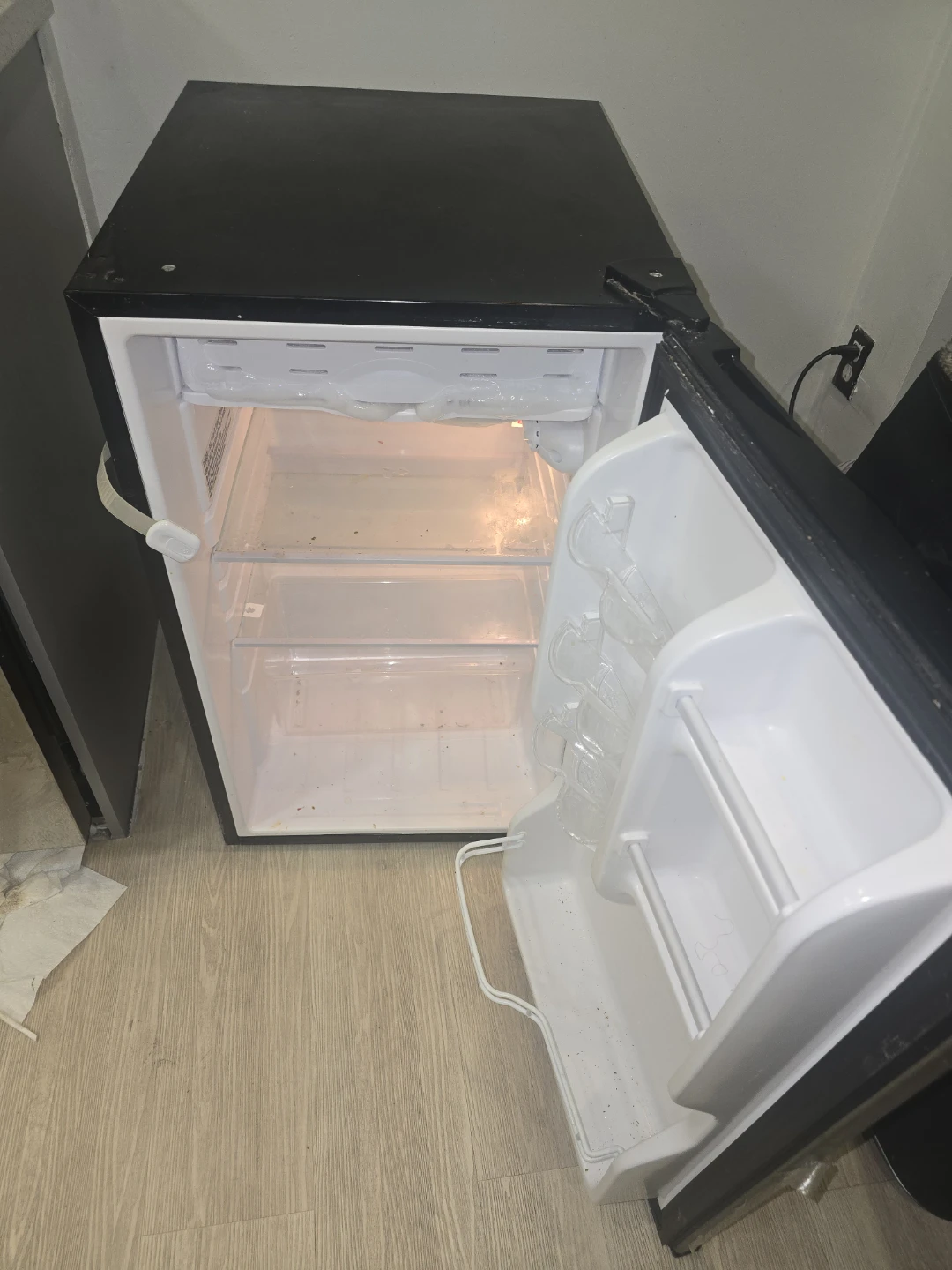 Insignia Mini Fridge - photo 2