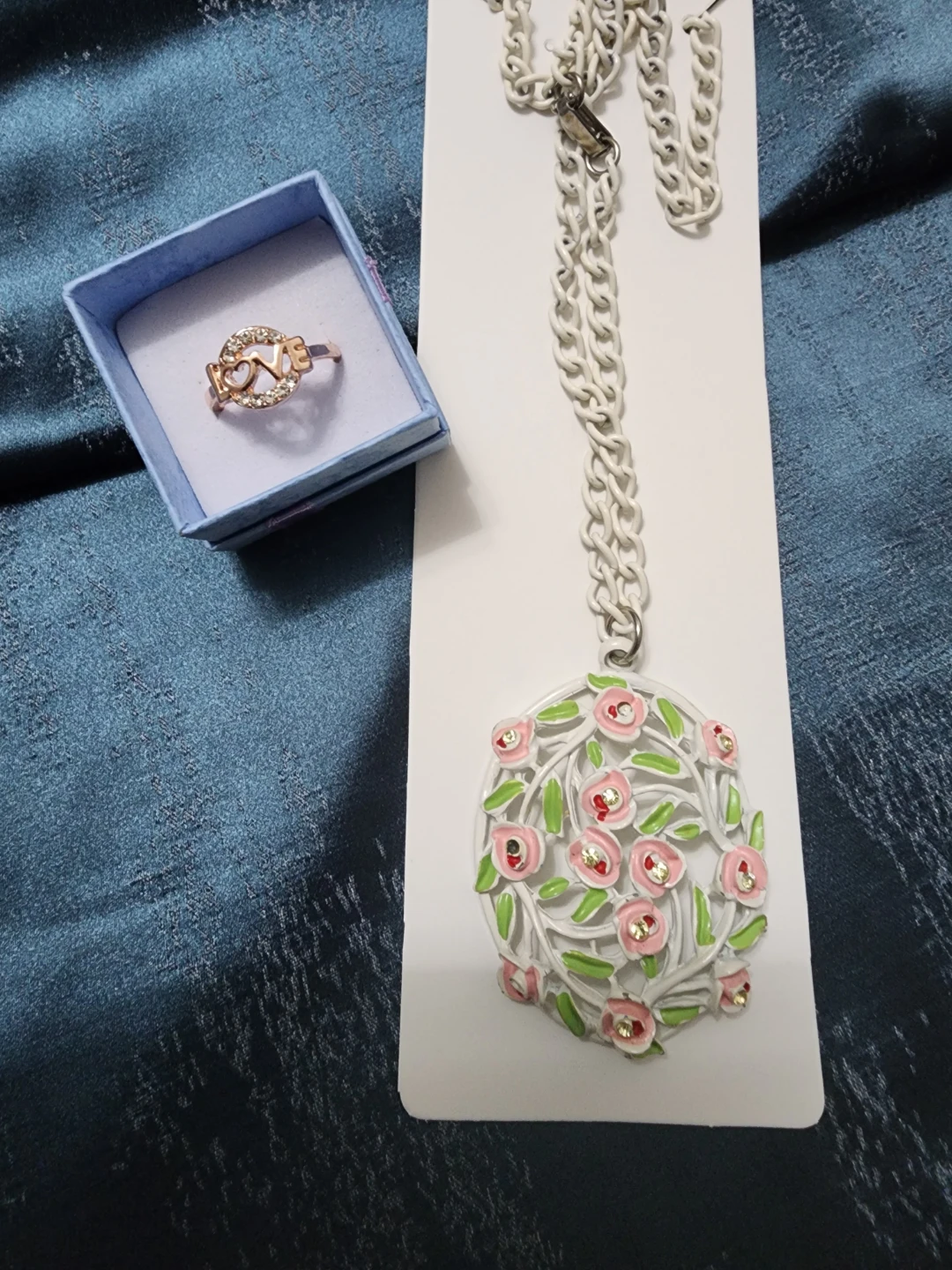 LOVE Ring and Floral Pendant Necklace Set