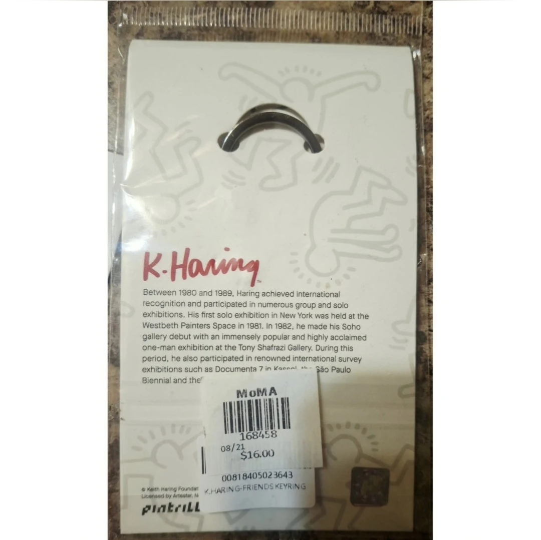 MoMA K. Haring Friends Key Ring & Campbell's Soup Magnet Art - photo 4
