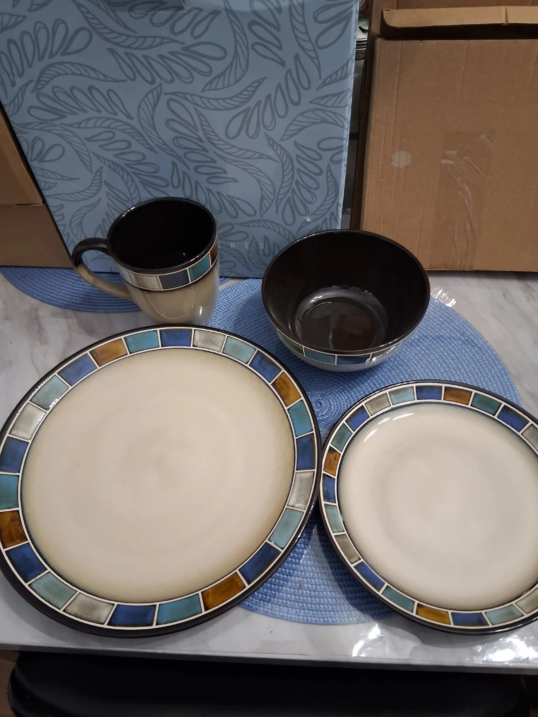 Ceramic Dinnerware Set - Plate, Bowl, Mug - photo 4