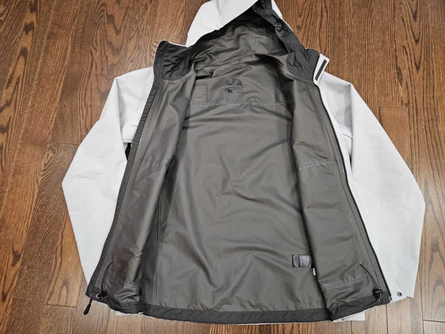 The North Face Men's Dryzzle Jacket. Size Medium - photo 3