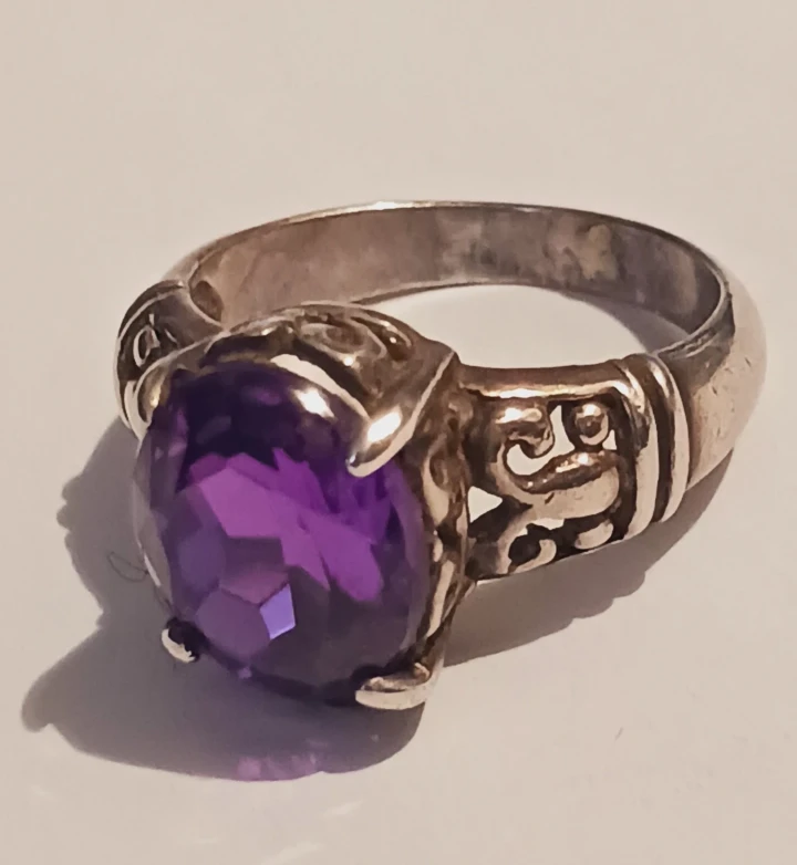 Beautiful Vintage Sterling Silver 925 Amethyst Ring.8