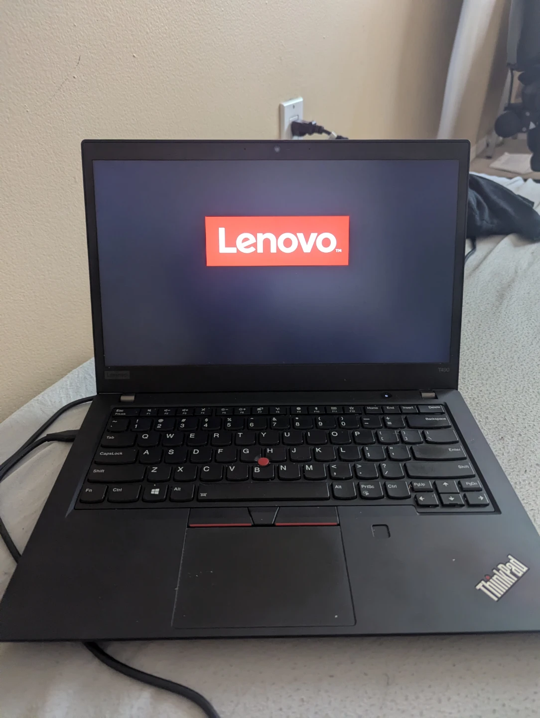Lenovo ThinkPad t490 laptop works great needs new battery