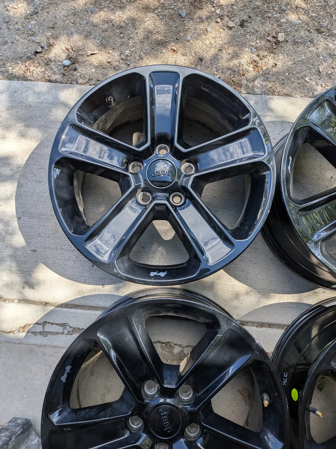 Set of 4 Black Jeep Rims - photo 5