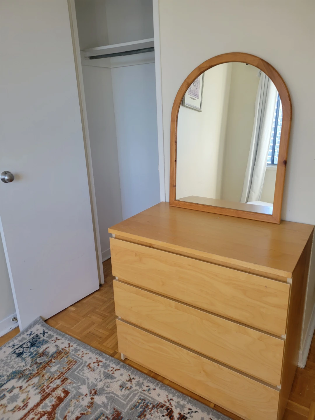 1 bedroom available in an apartment Square One area - photo 2