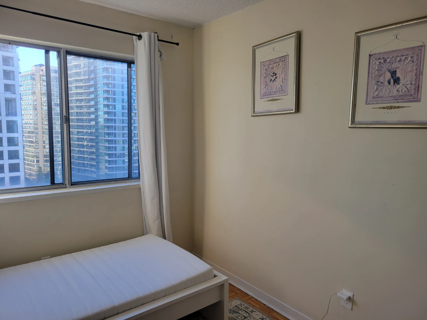 1 bedroom available in an apartment Square One area - photo 4