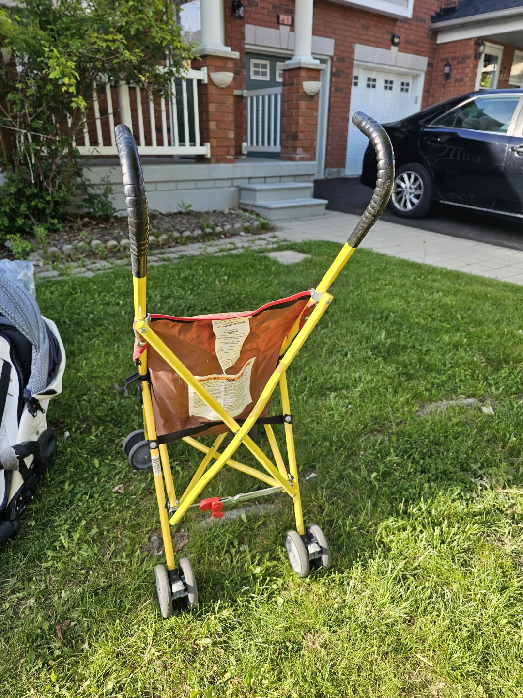 Cosco Umbrella Stroller - Yellow - photo 3