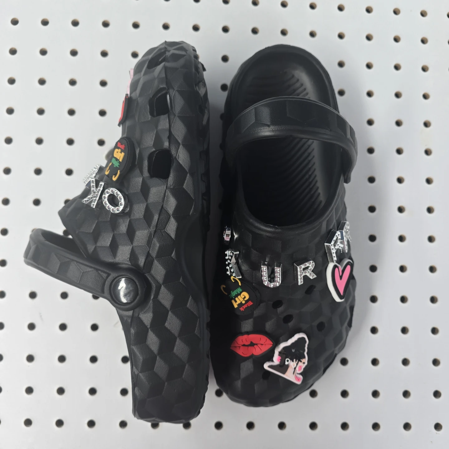 Black Crocs Style Clogs with Charms OKURRR Size 10 - photo 4