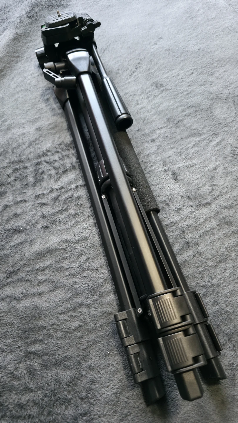 Insignia NS-TRP58 Tripod with Carrying Bag - photo 2
