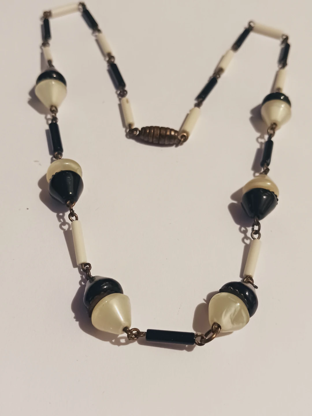 1940s Vintage Czechoslovakian Black & Cream Rondelle Necklace - photo 2
