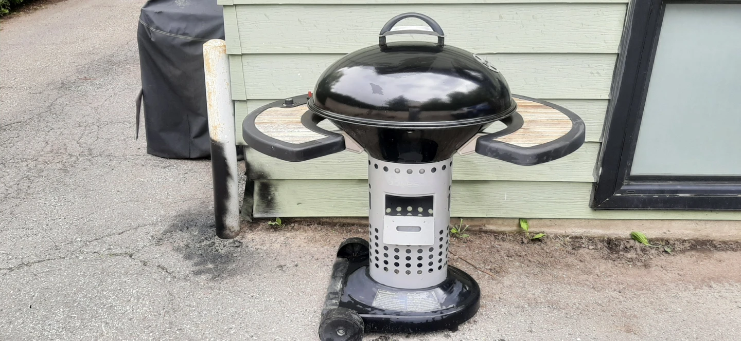Coleman Portable Propane Smoker Grill