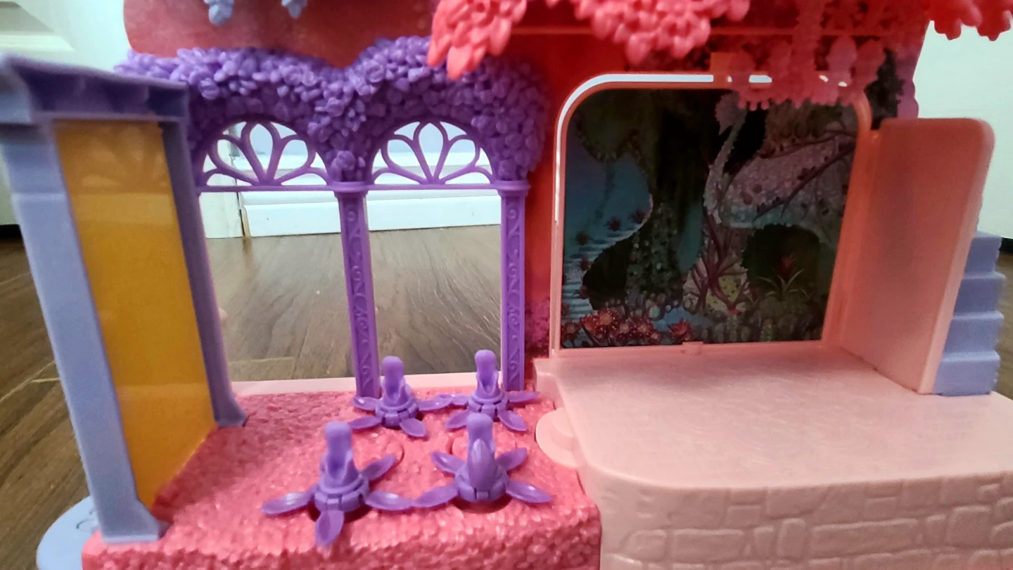 Isabela's Garden Room Dollhouse (Disney Encanto) - photo 5