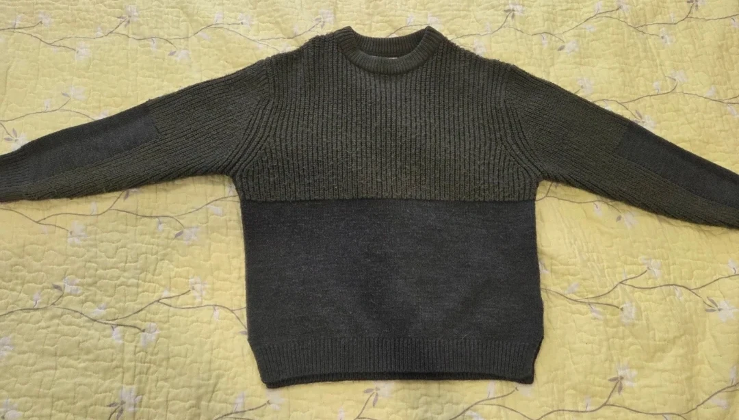 Bundle of 5 Kids' Sweaters/Hoodies + free  Batman onesie - photo 2