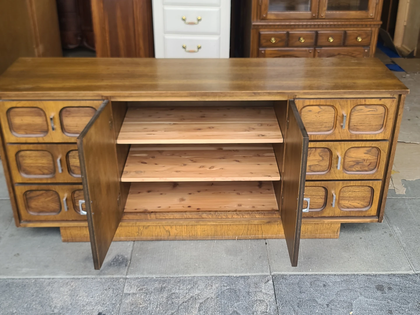 Vintage 1970s Walnut Credenza / Sideboard Wirh Mirror - photo 3