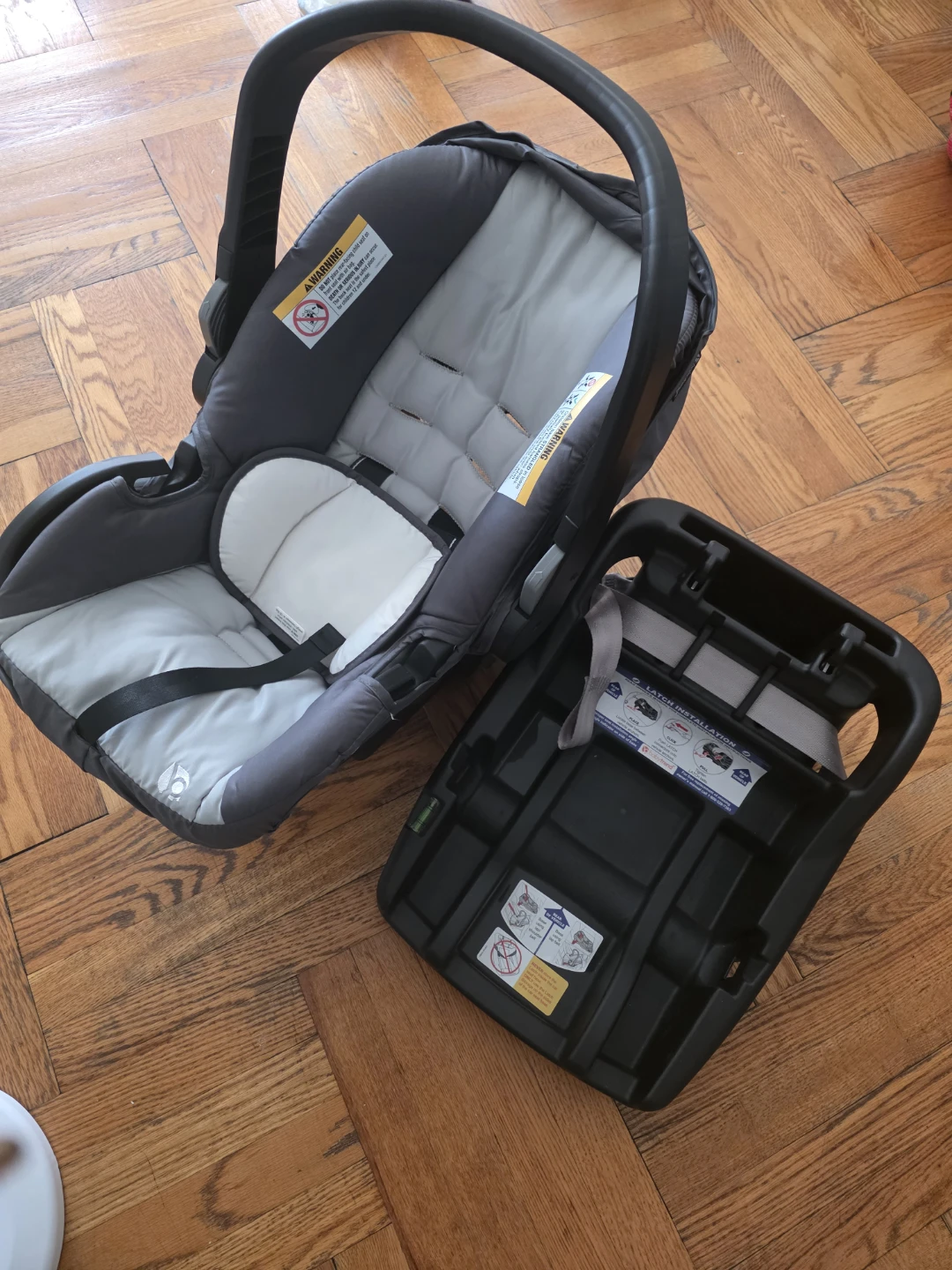 Baby trend Infant Car Seat with Base - photo 5