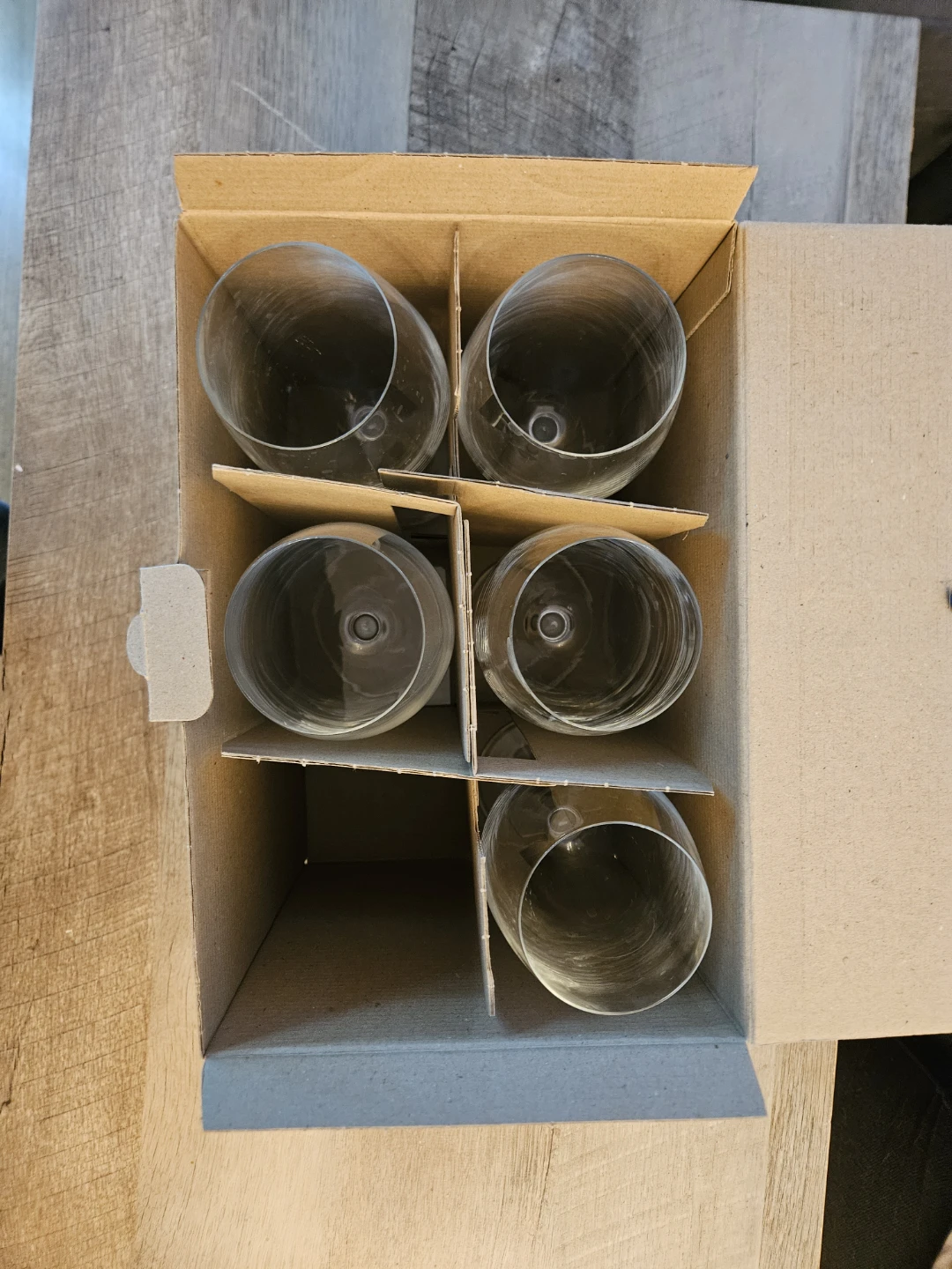 Trudeau Red Wine Glasses - photo 3