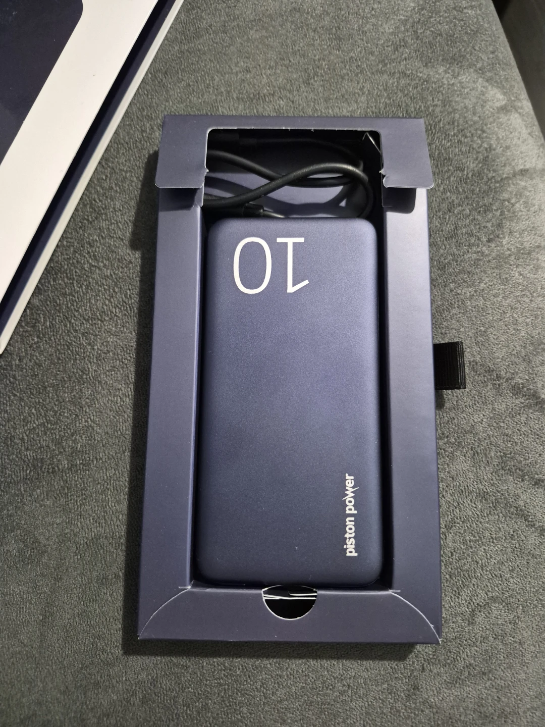 Logix Piston Power 10,000mAh Portable Power Bank - photo 2
