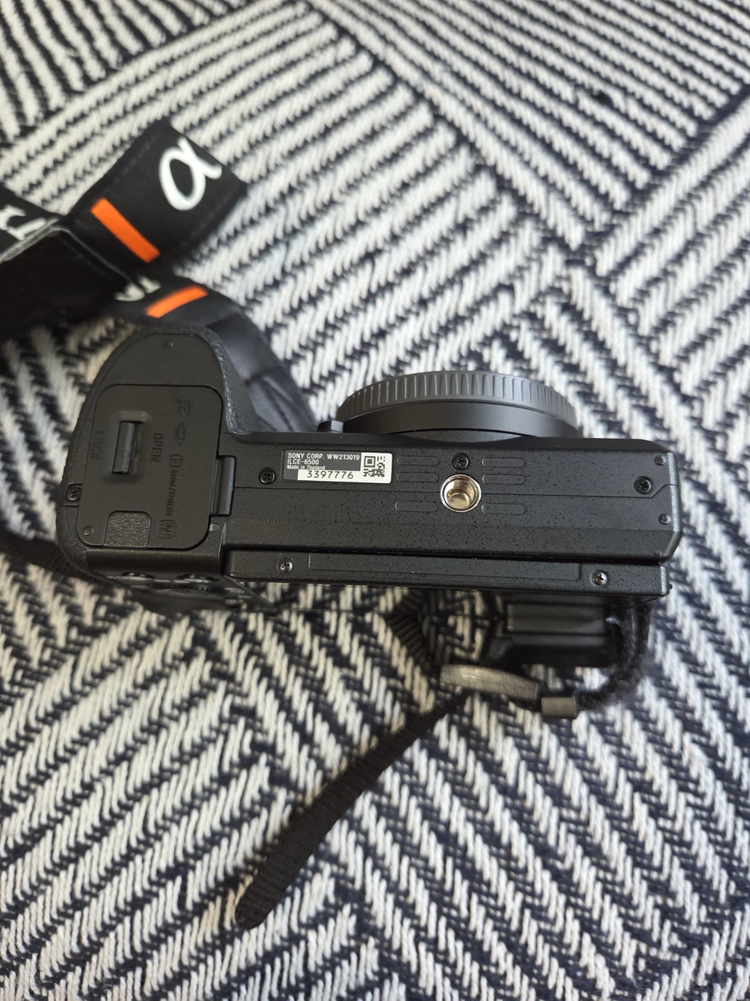 Sony Alpha a6500 Mirrorless Camera - photo 5