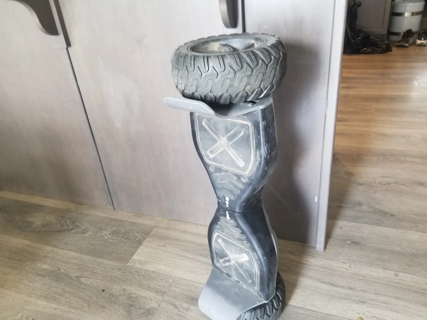 Hoverboard with Graffiti Print - photo 2