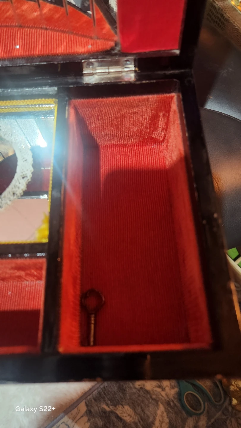 Vintage Japanese jewelry music box - photo 3