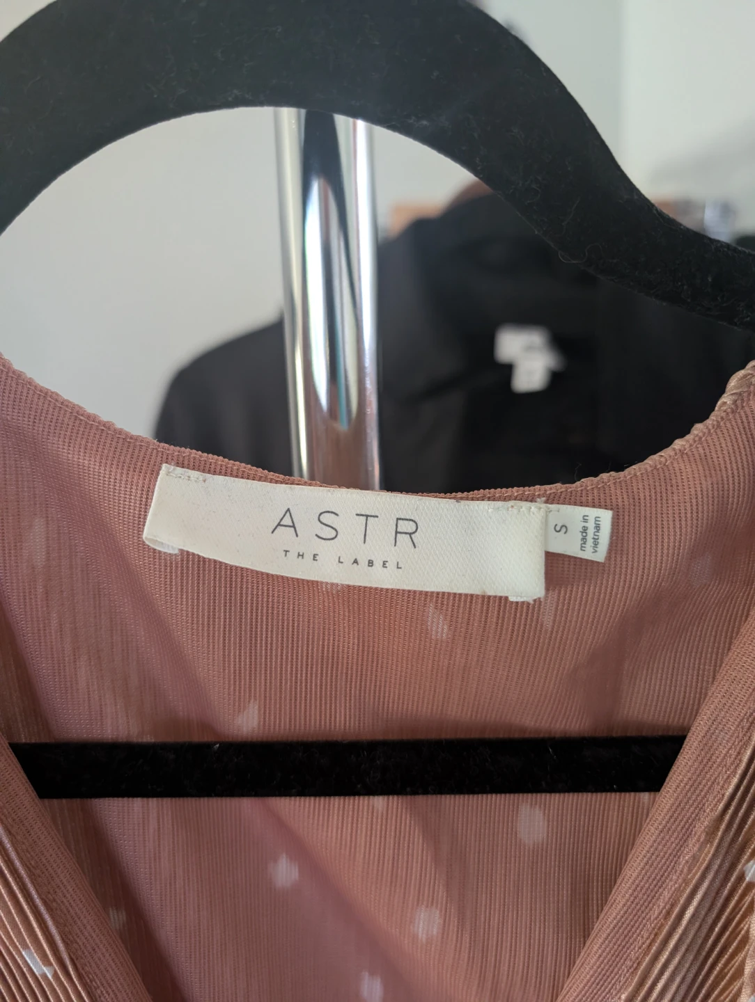 ASTR The Label Pink Polka Dot Pleated Top - Size S - photo 2