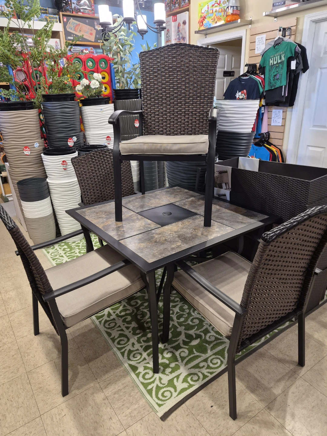 New 5 piece patio set tile Top table & 4 chairs with cushions