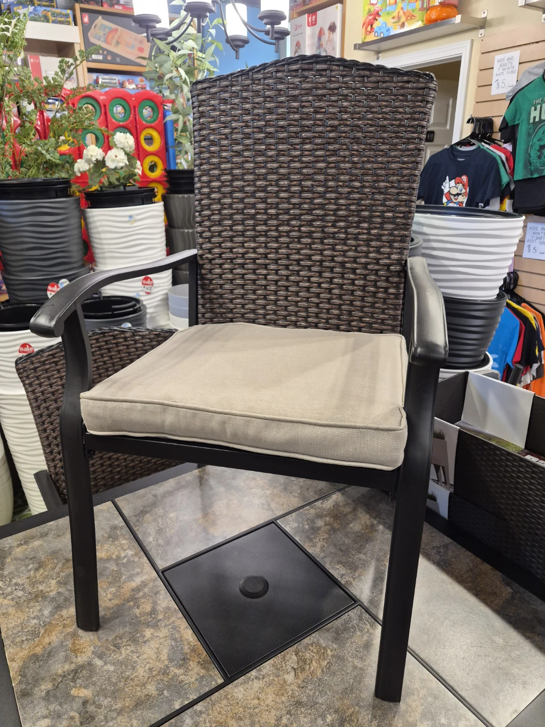 New 5 piece patio set tile Top table & 4 chairs with cushions - photo 4
