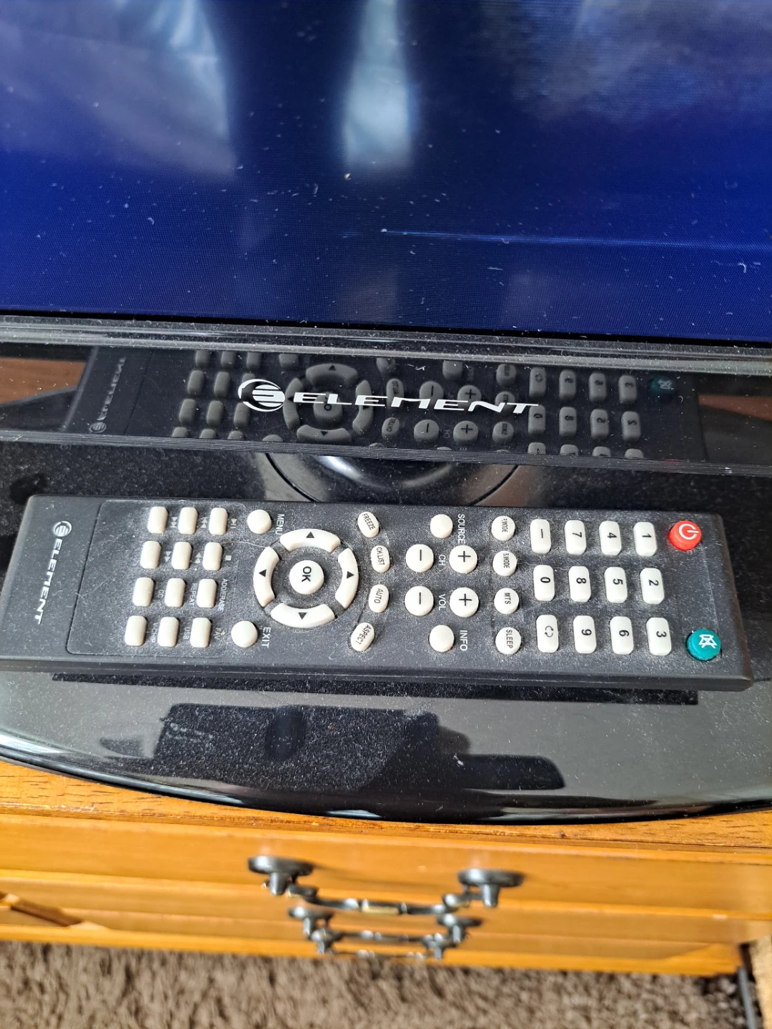 Element 28 inch LCD TV/MONITOR - photo 3