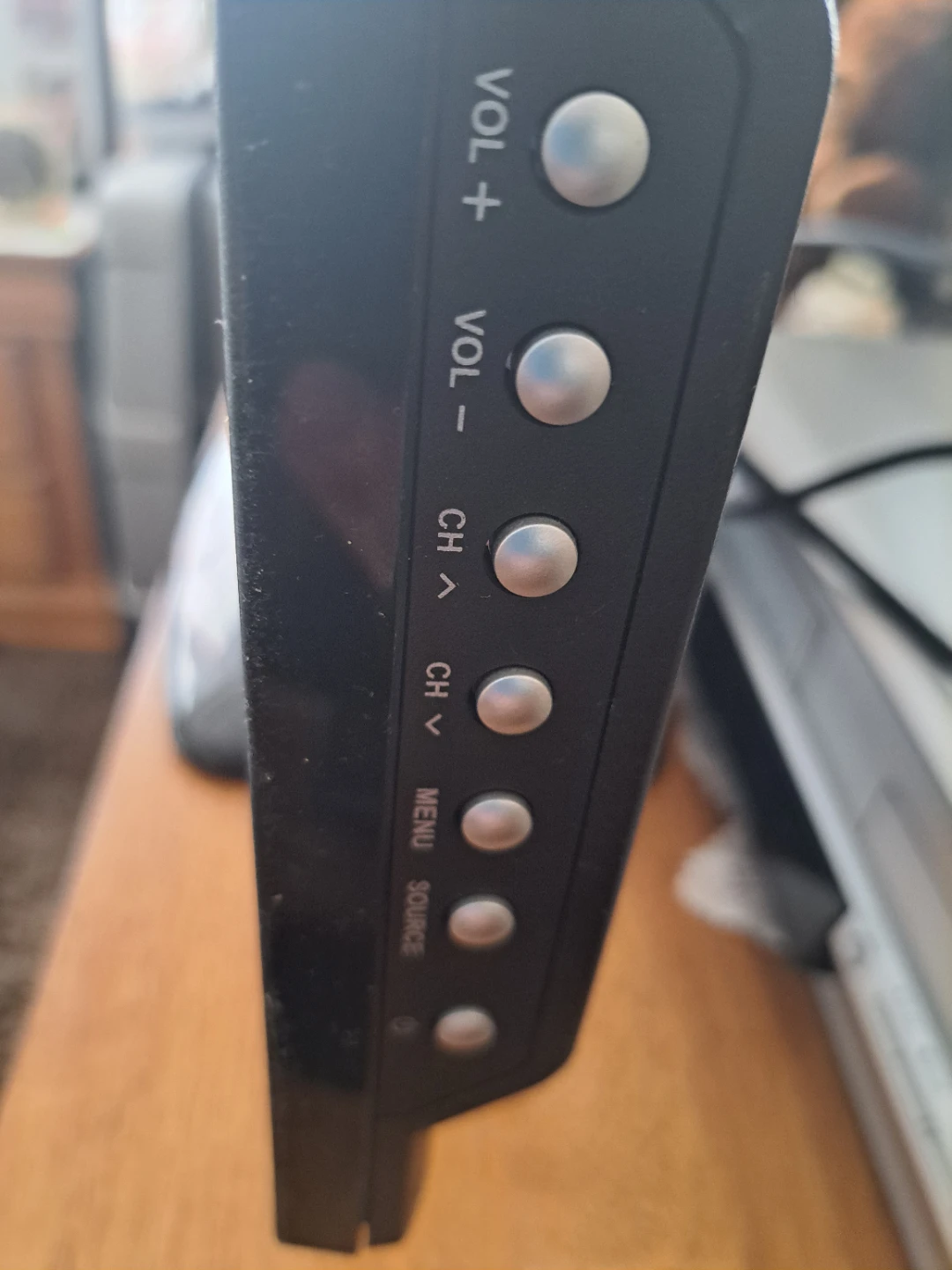 Element 28 inch LCD TV/MONITOR - photo 5