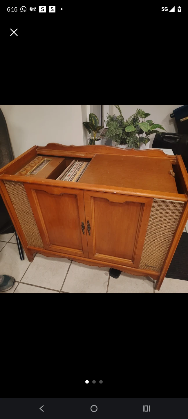 Vintage Record Player Console - photo 3
