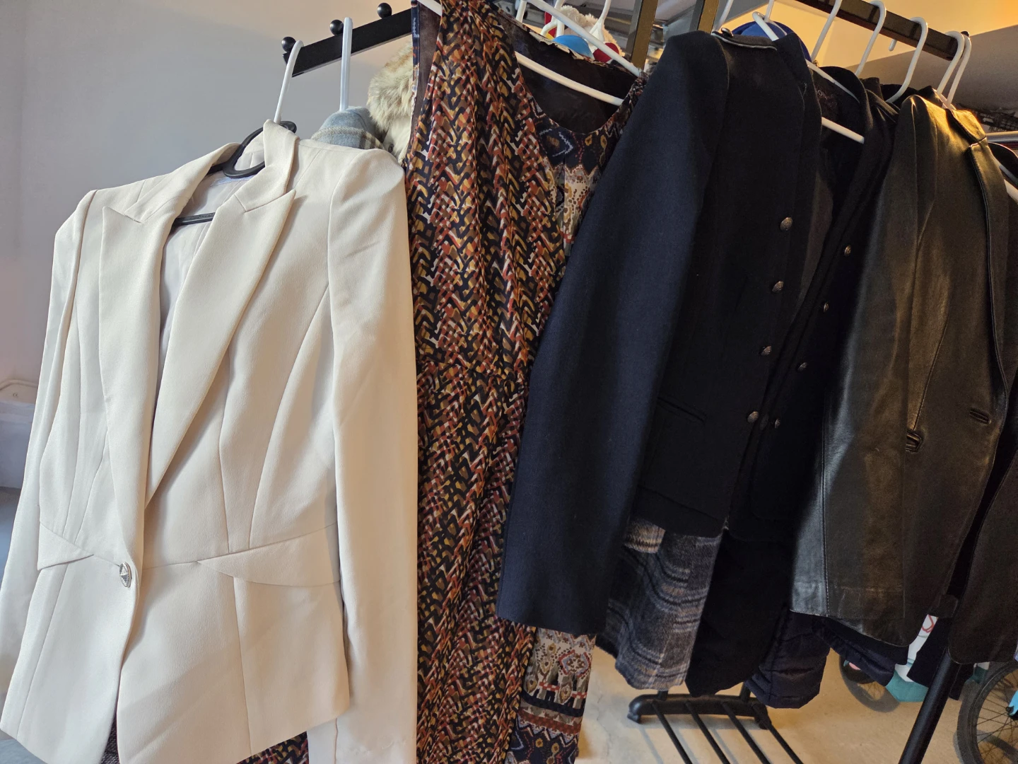 Garage Sale (multiple units) on June 13 (Sat) - photo 3