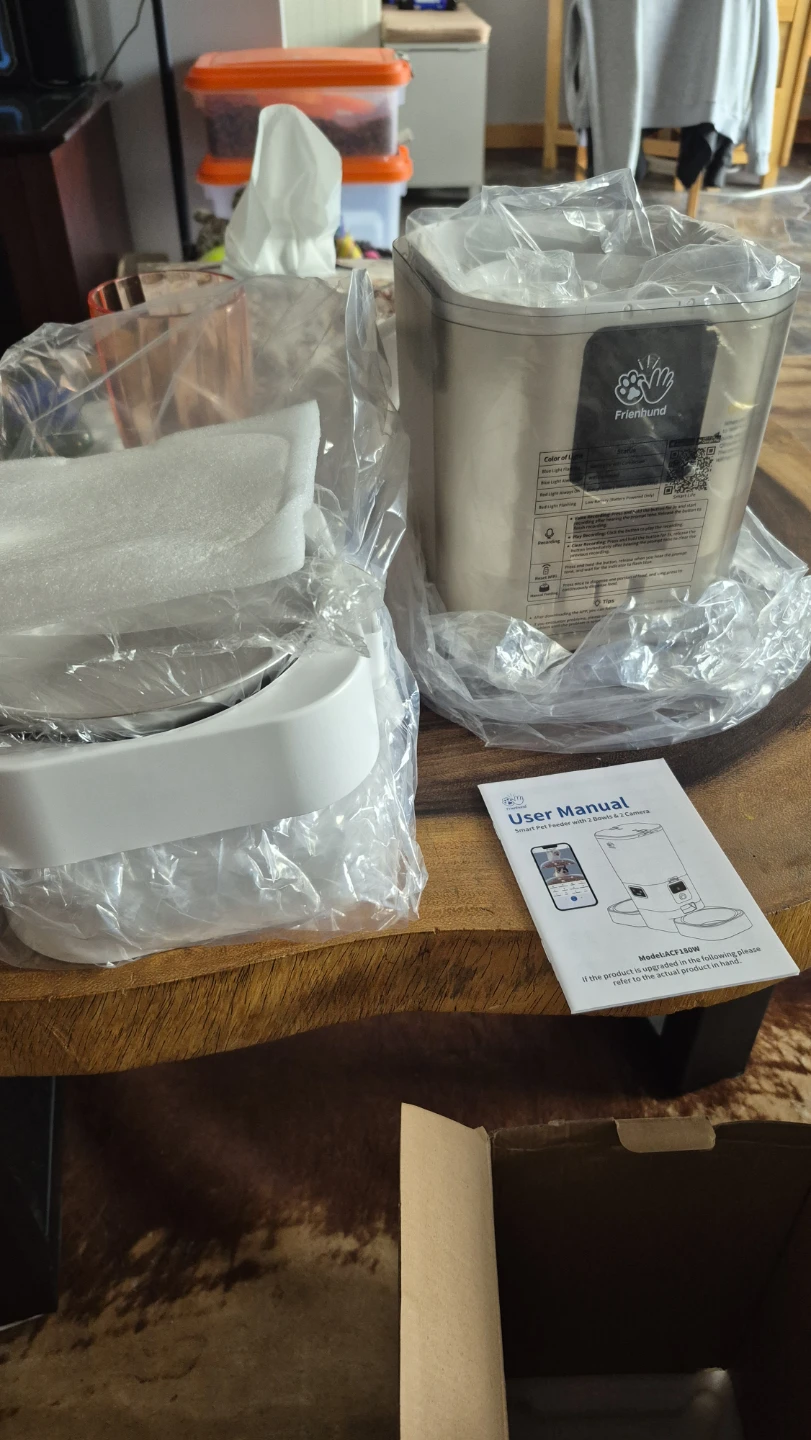 Friendshop Smart Pet Feeder with 2 Bowls & 2 Cameras