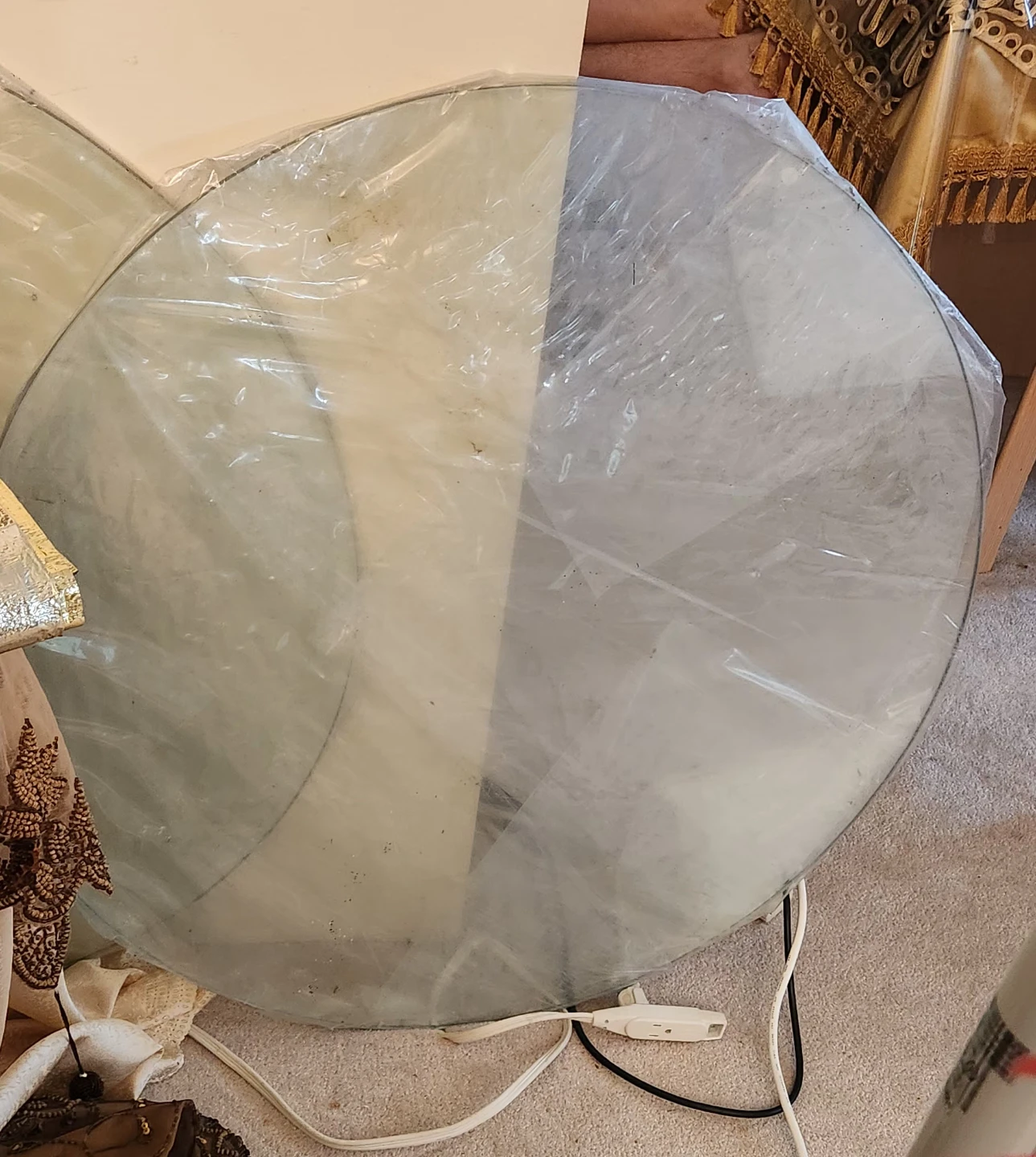New Glass Table Top with Metal Legs - photo 2