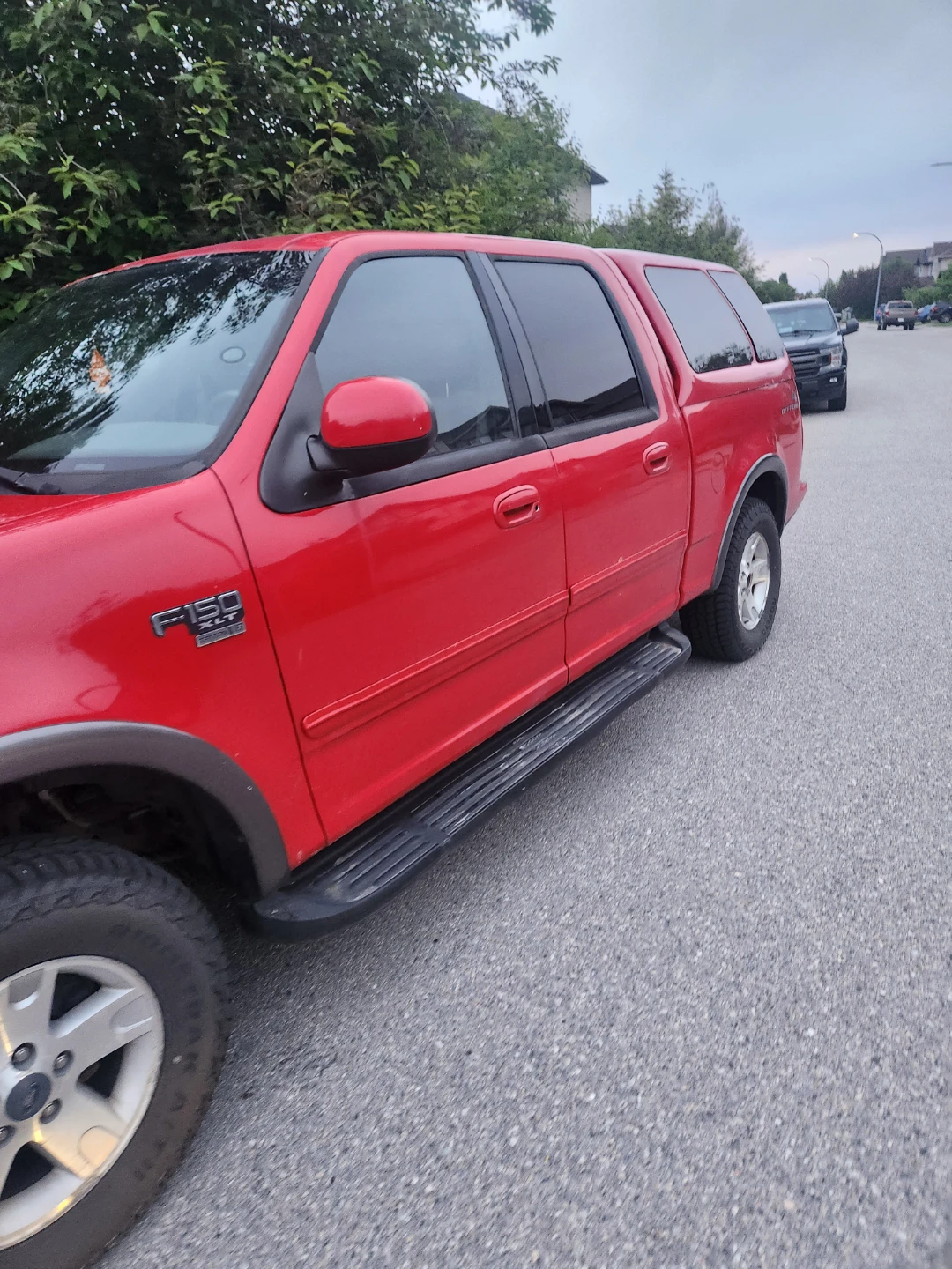 Red Ford F-150 SuperCrew - photo 2
