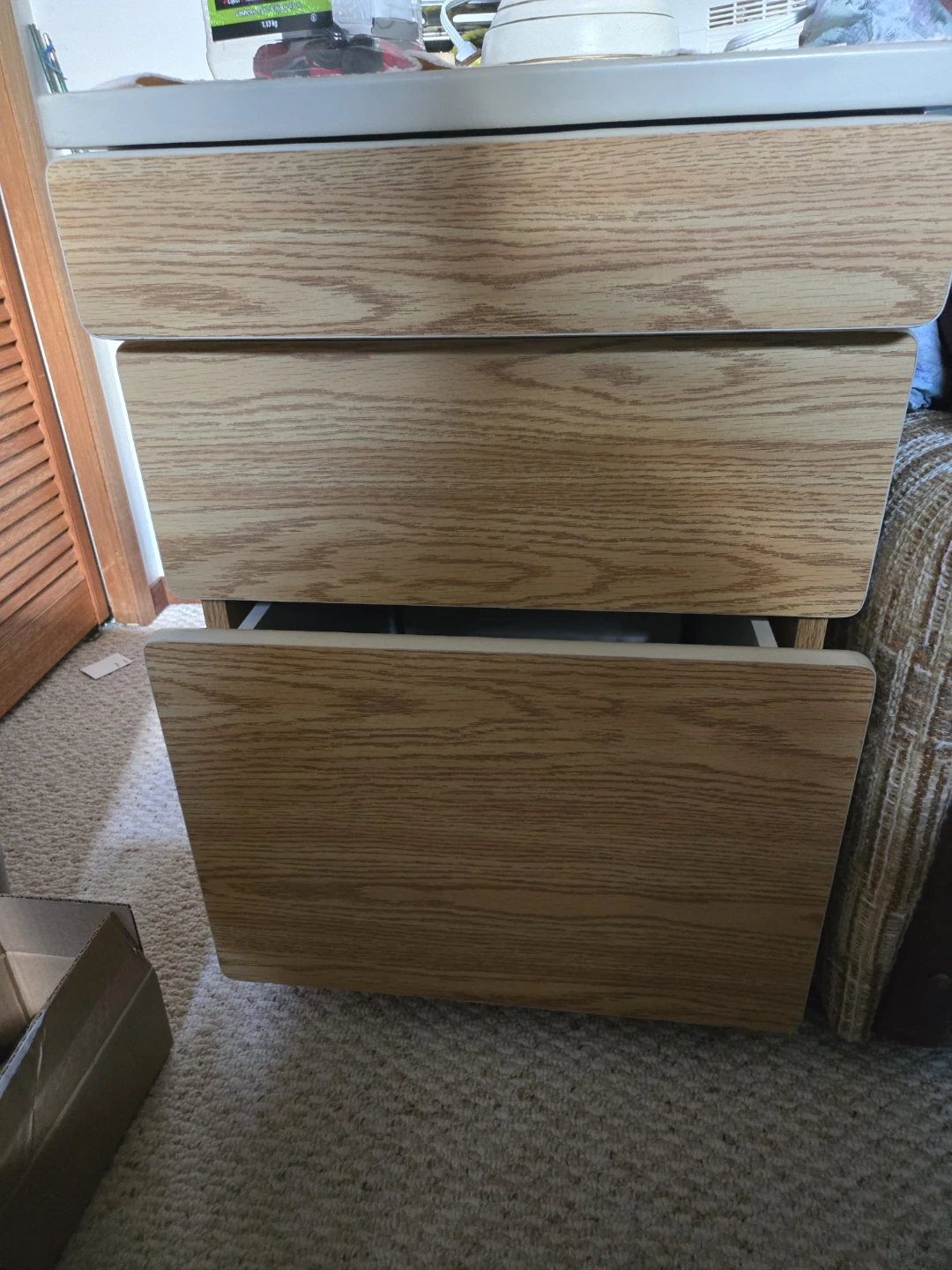 3-Drawer filing cabinet. - photo 2