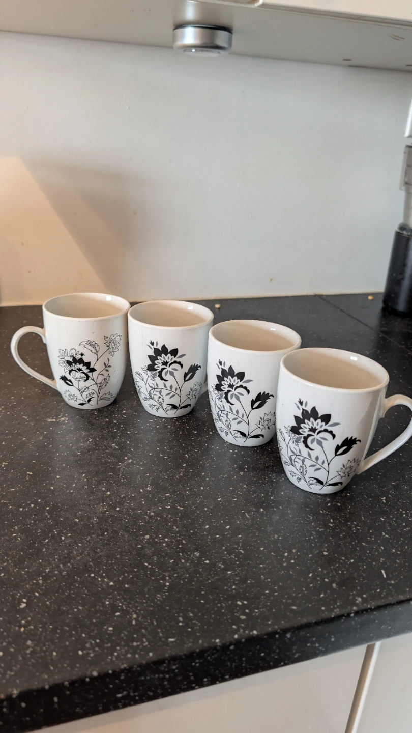 Set of 4 White Floral Mugs