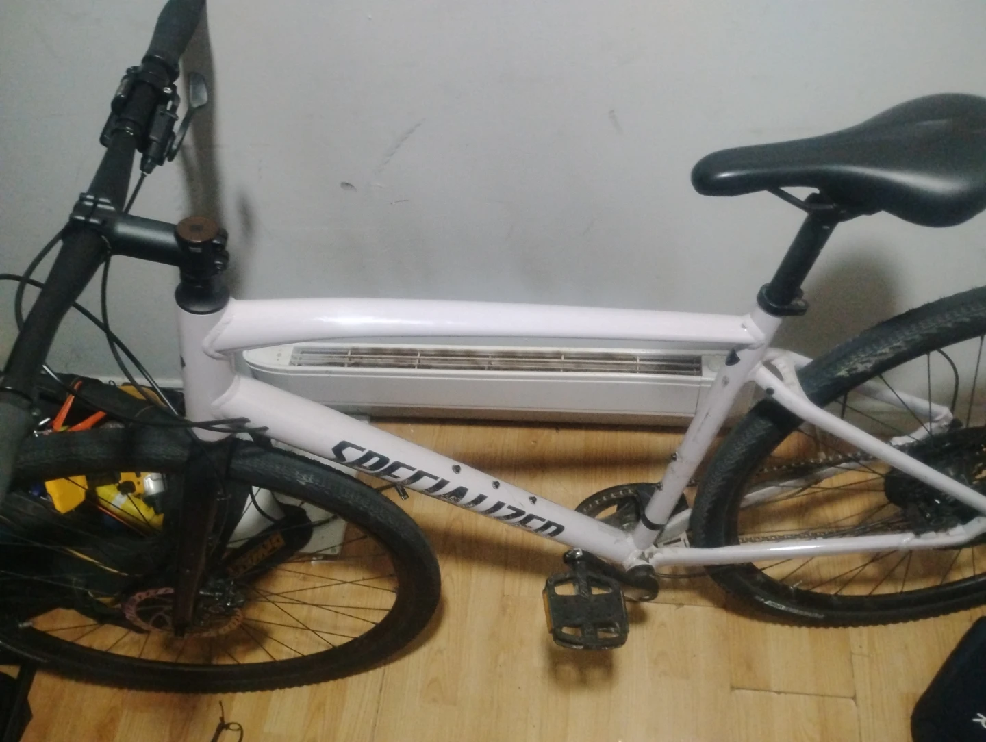Specialized Sirrus Hybrid Bike - photo 2
