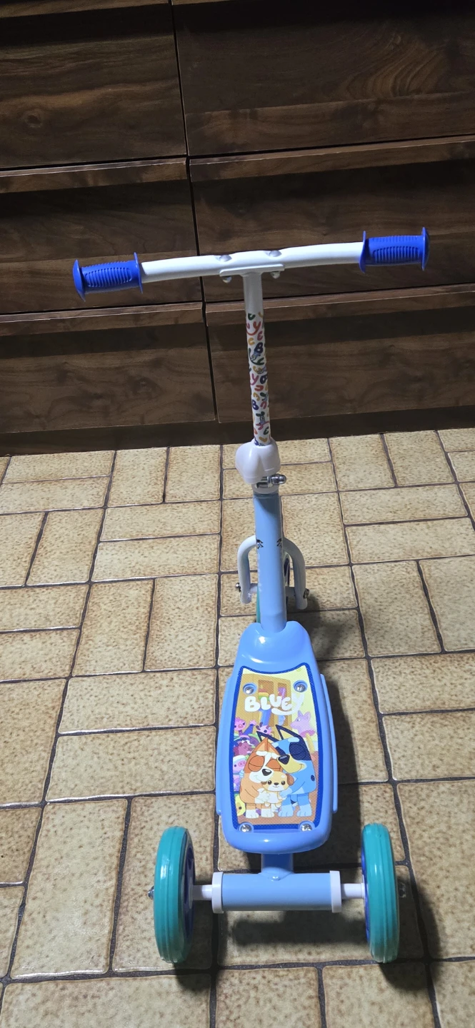Bluey 3-Wheel Scooter for Kids - photo 2
