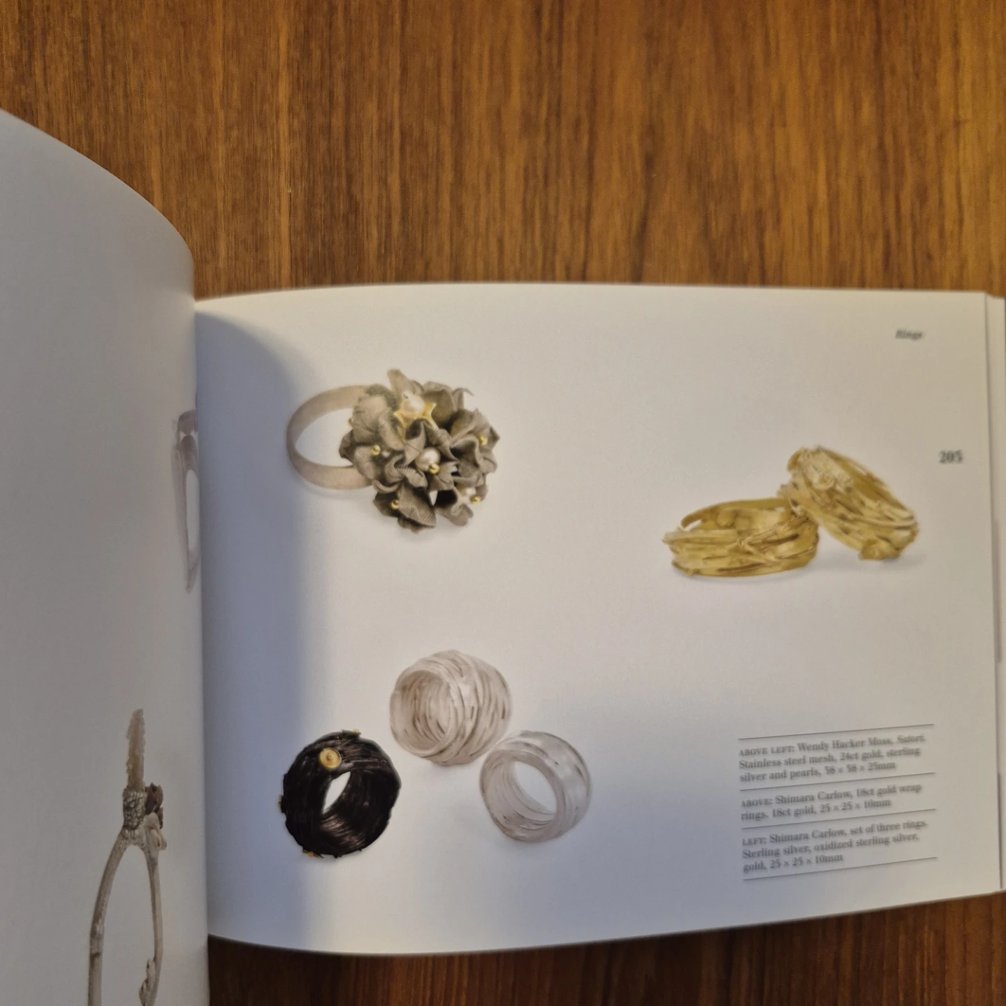 "Adorn: New Jewelry" by Amanda Mansell - photo 4