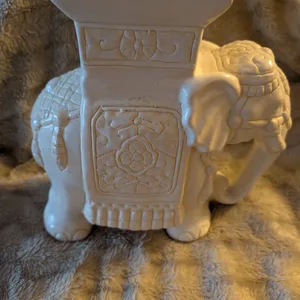 Vintage Ceramic Elephant Plant Stand ⚽
