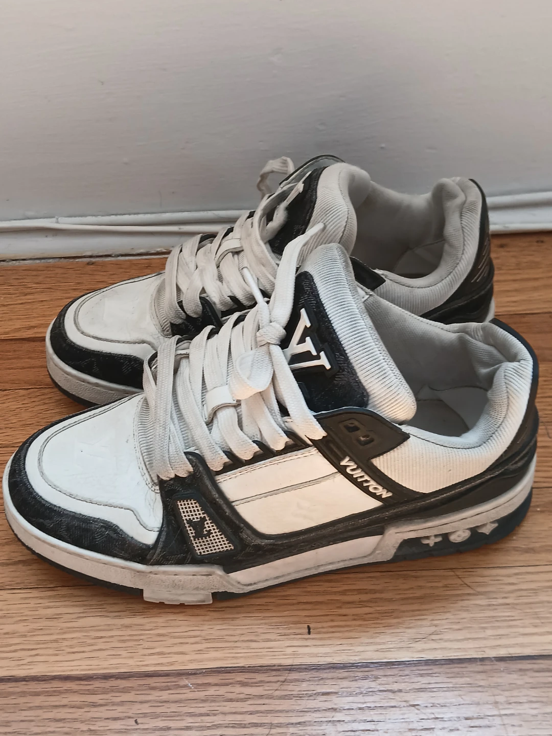 Louis Vuitton White and Black Sneakers - photo 2