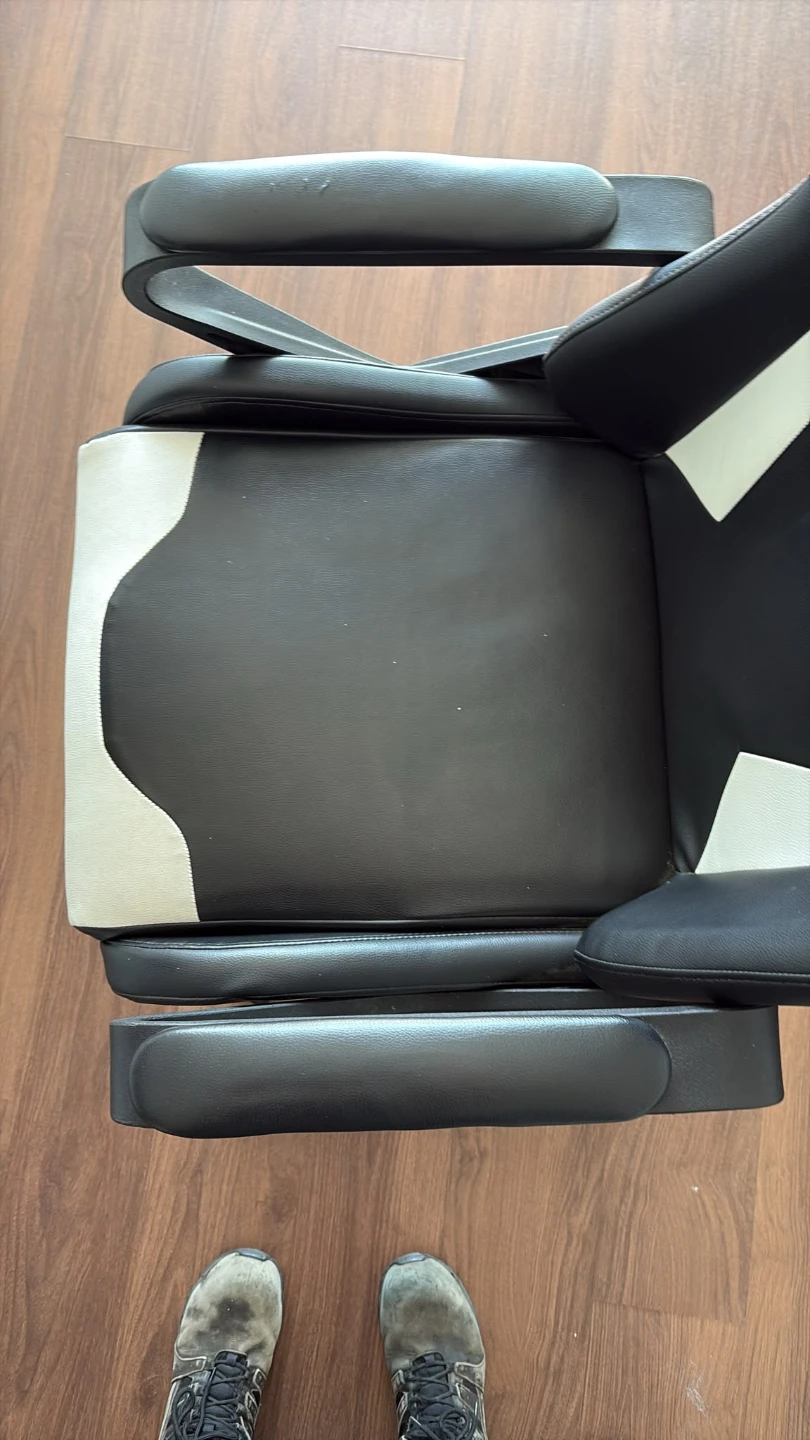 Black and White Gaming Chair - photo 5